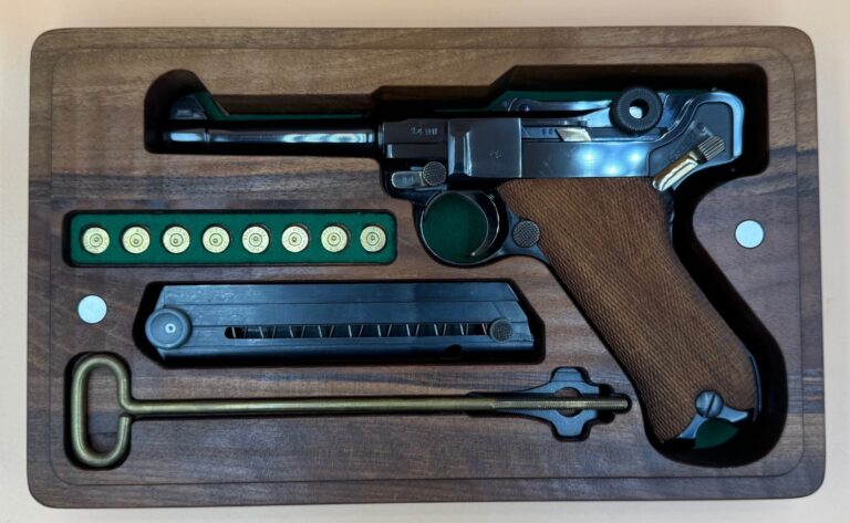 Displaykasse til Luger P08