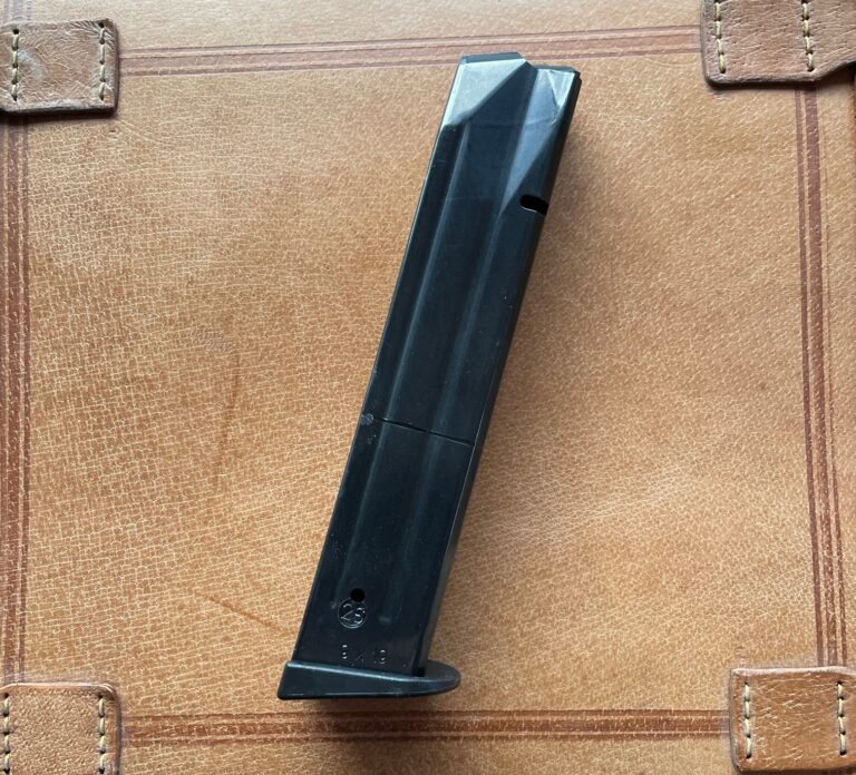 CZ TS 75 Magasin 26 skuds.