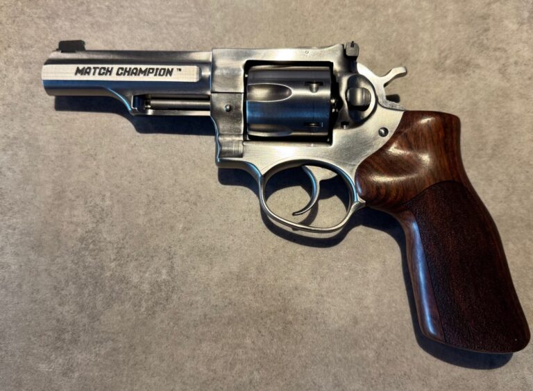 Ruger GP100 Match Champion .357 Magnum, 4,2" løb. Stainless steel.