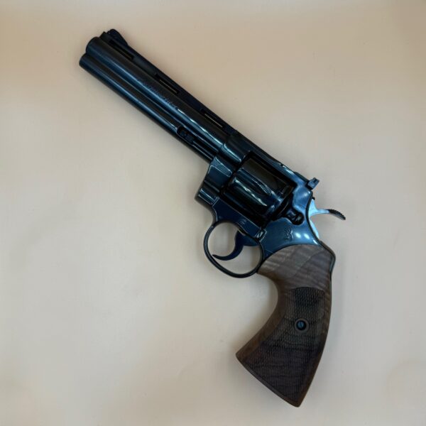 Colt Python kal. .357 Magnum. 6"løb