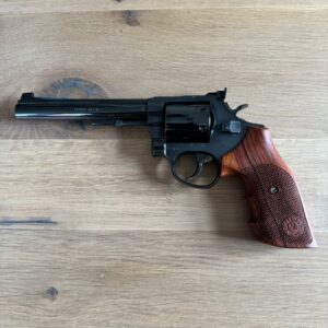 Taurus Model 96, kal. 22lr. 6" løb, fremstår utroligt flot