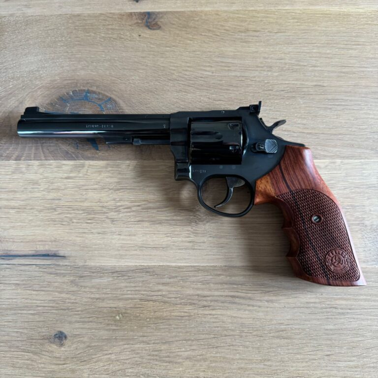 Taurus Model 96, kal. 22lr. 6" løb, fremstår utroligt flot
