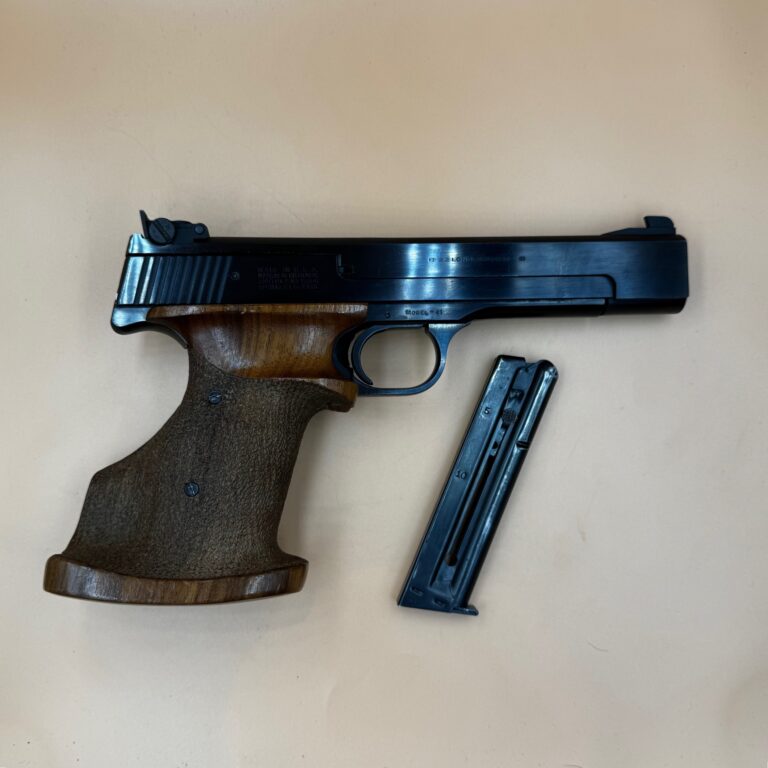 Smith & Wesson M41, kal. 22lr.  Matchskæfte