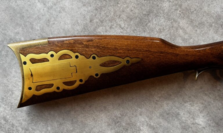 Kentucky Shenandoah Forladerriffel, kaliber .45 rundkugler, sortkrudt