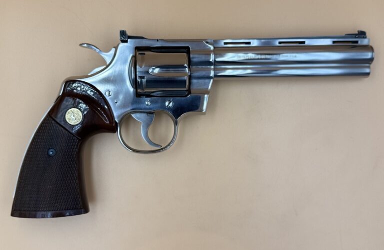 Colt Python 6" løb, .38 Spec. / .357 Magn., Stainless, blankpoleret model